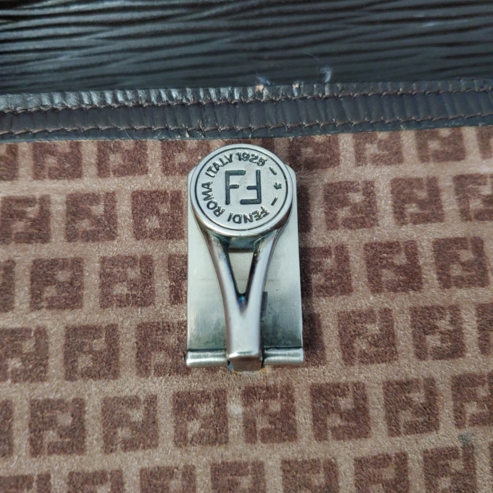 FENDI FF WALLET. EUC - Picture 3 of 12